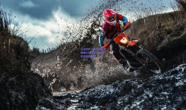 【爱游戏官方入口】上点对抗！戴尔首训引爆拜仁训练场 图赫尔钦点后防新核